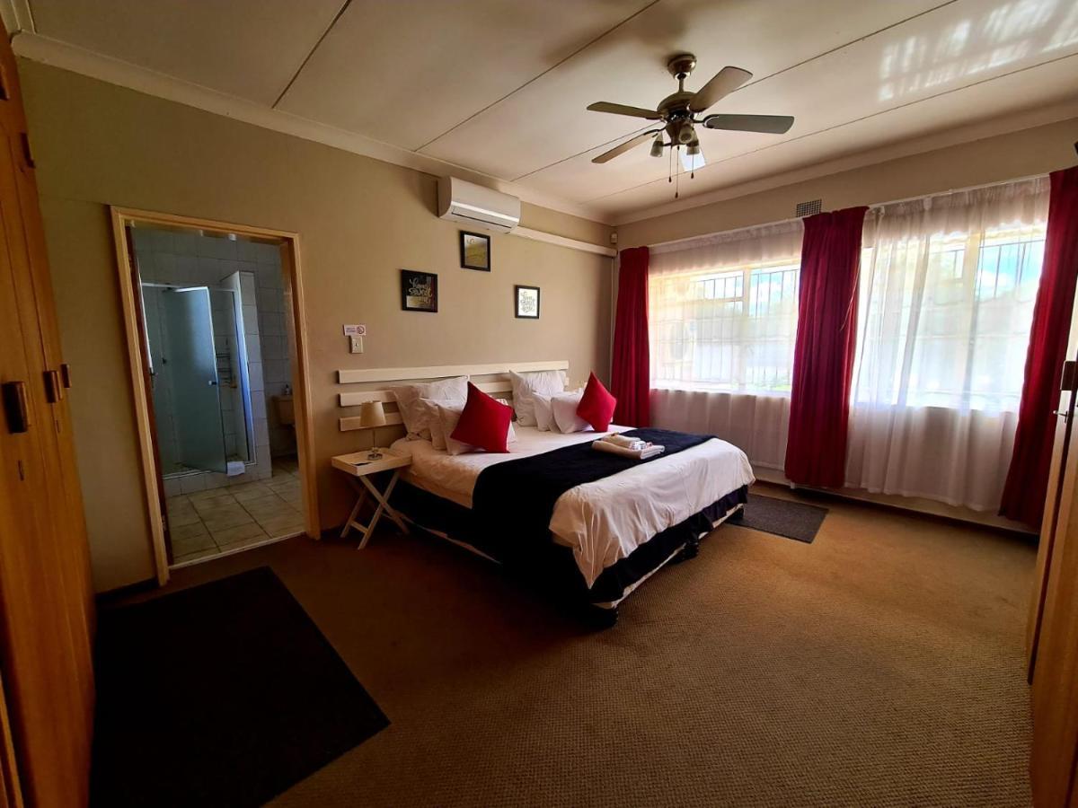 Lion Lodge Bloemfontein Exterior foto